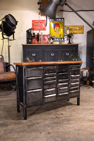 meuble industriel atelier a plusieurs tiroirs